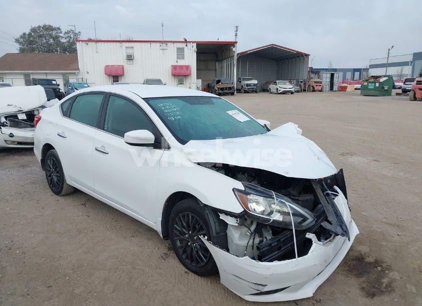 2018 Nissan Sentra S (VIN 3N1AB7AP9JY332838) main photo