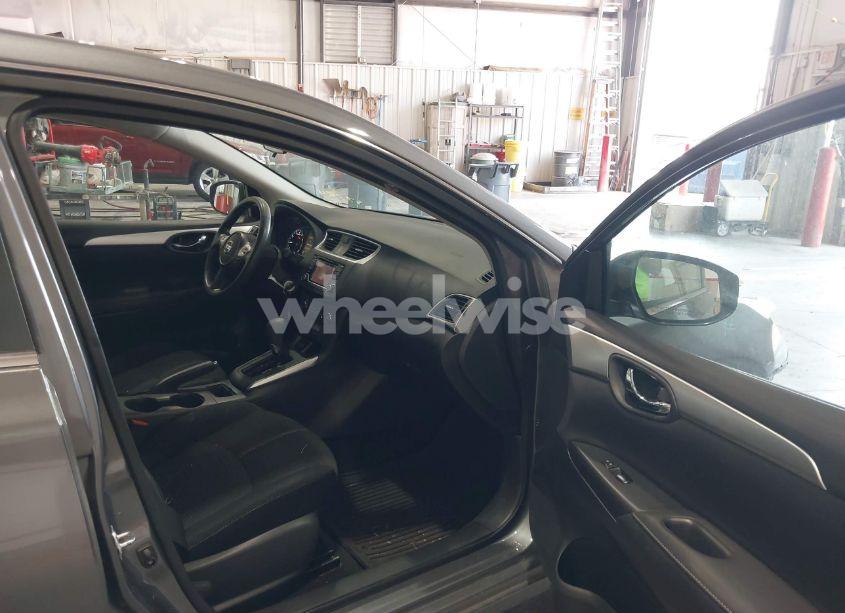 Photo 5 of 2018 Nissan Sentra S (VIN 3N1AB7AP9JY348408)