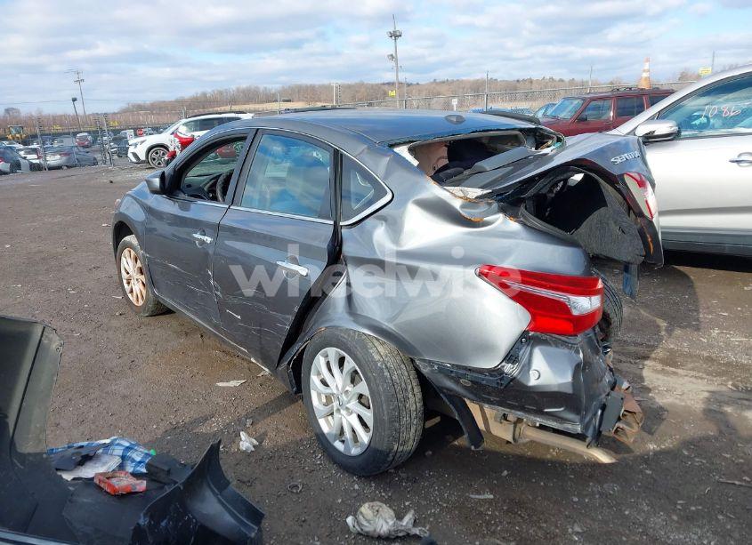 Photo 3 of 2019 Nissan Sentra SV (VIN 3N1AB7AP9KL610071)