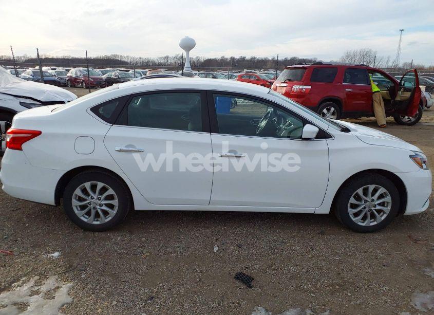 Photo 13 of 2019 Nissan Sentra SV (VIN 3N1AB7AP9KL614055)