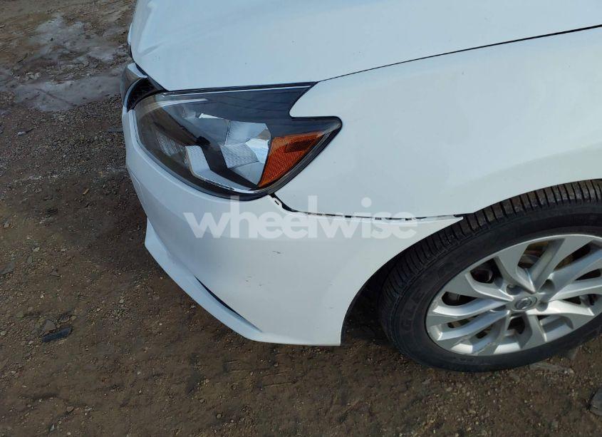 Photo 6 of 2019 Nissan Sentra SV (VIN 3N1AB7AP9KL614055)