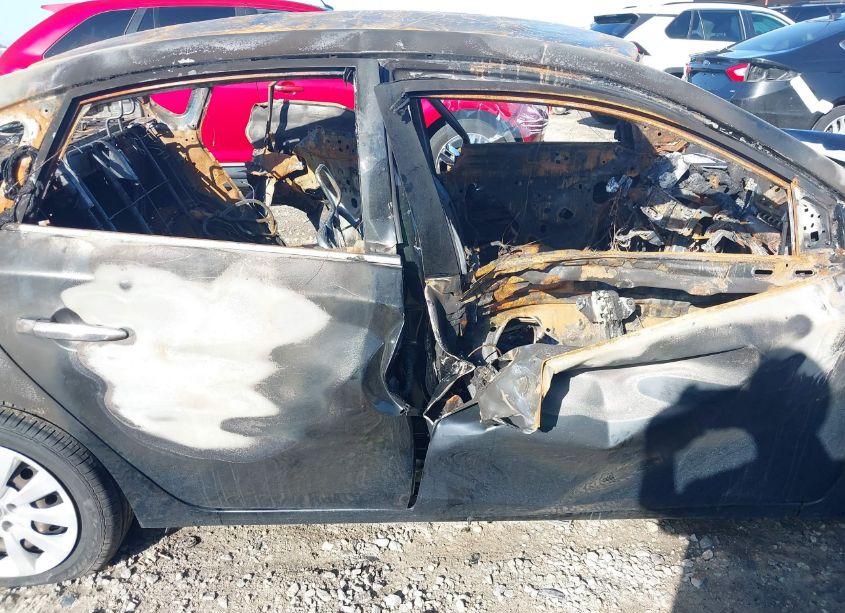 Photo 12 of 2019 Nissan Sentra S (VIN 3N1AB7AP9KY206979)