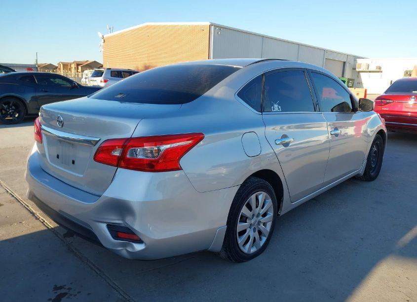 Photo 4 of 2019 Nissan Sentra S (VIN 3N1AB7AP9KY208991)