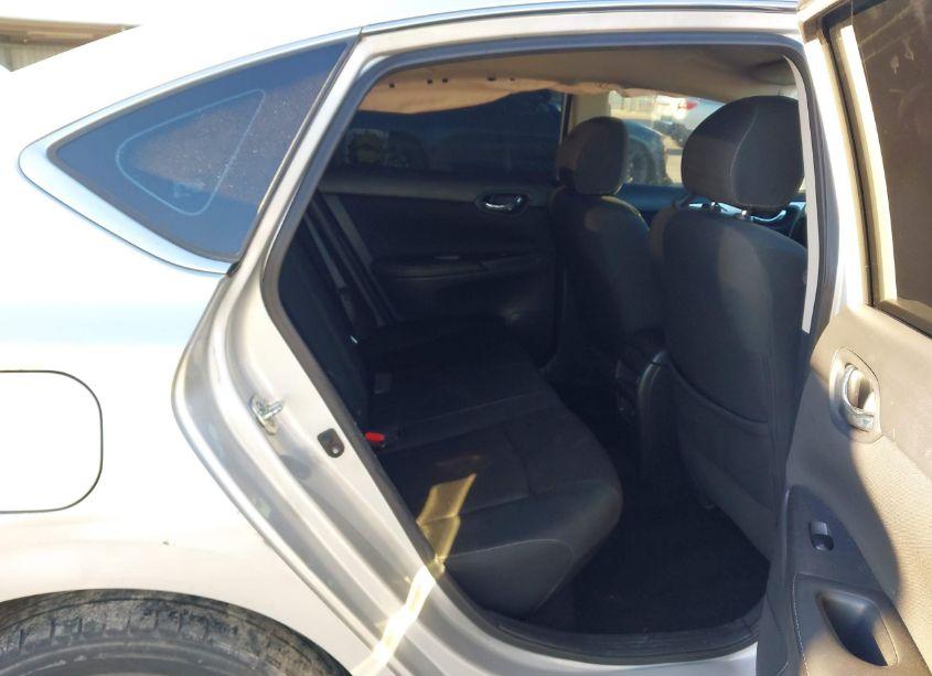 Photo 8 of 2019 Nissan Sentra S (VIN 3N1AB7AP9KY208991)