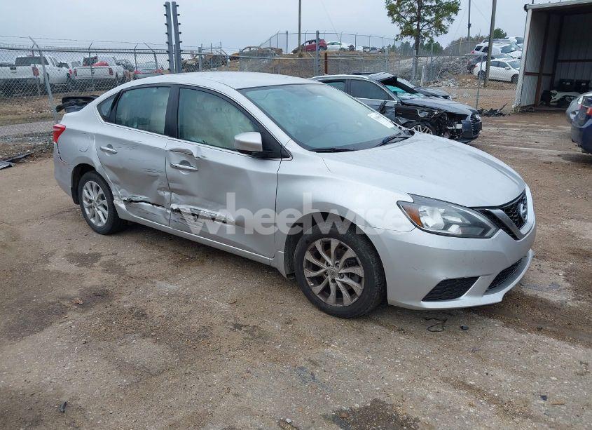 2019 Nissan Sentra SV (VIN 3N1AB7AP9KY222325) main photo