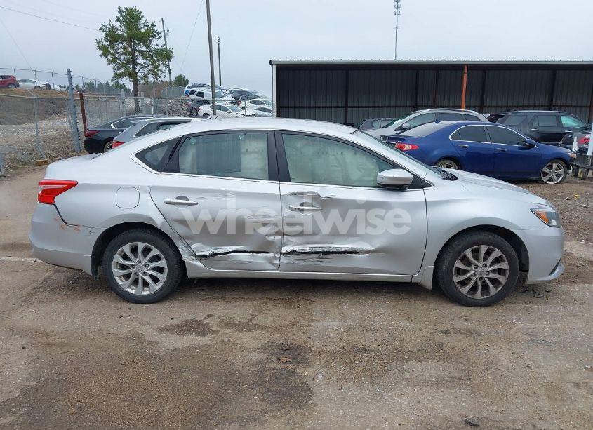 Photo 13 of 2019 Nissan Sentra SV (VIN 3N1AB7AP9KY222325)