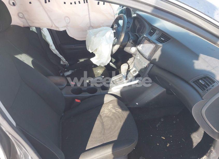 Photo 5 of 2019 Nissan Sentra S (VIN 3N1AB7AP9KY245295)