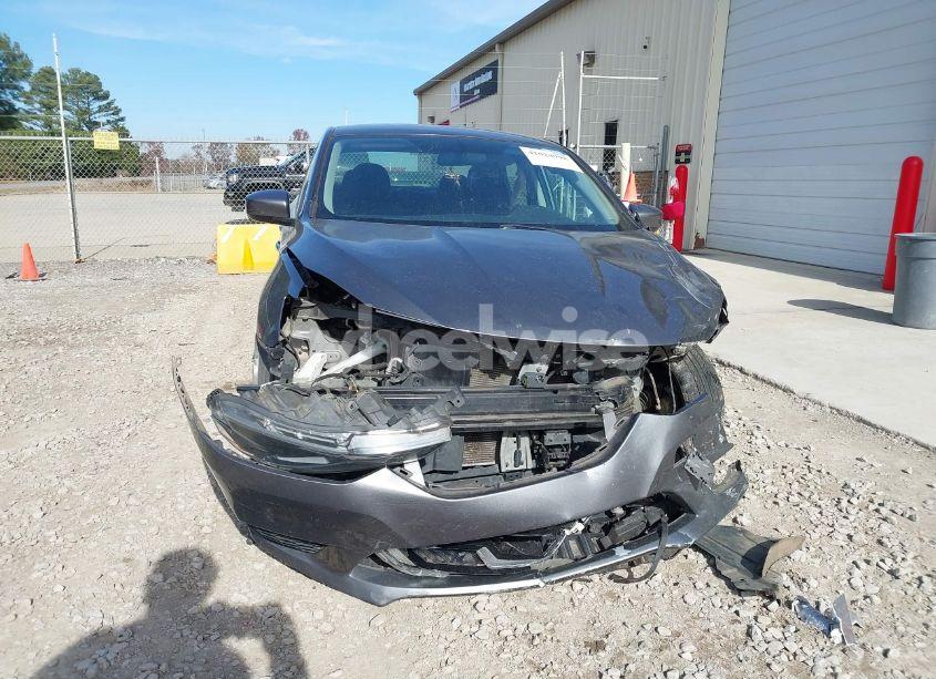 Photo 6 of 2019 Nissan Sentra S (VIN 3N1AB7AP9KY245961)