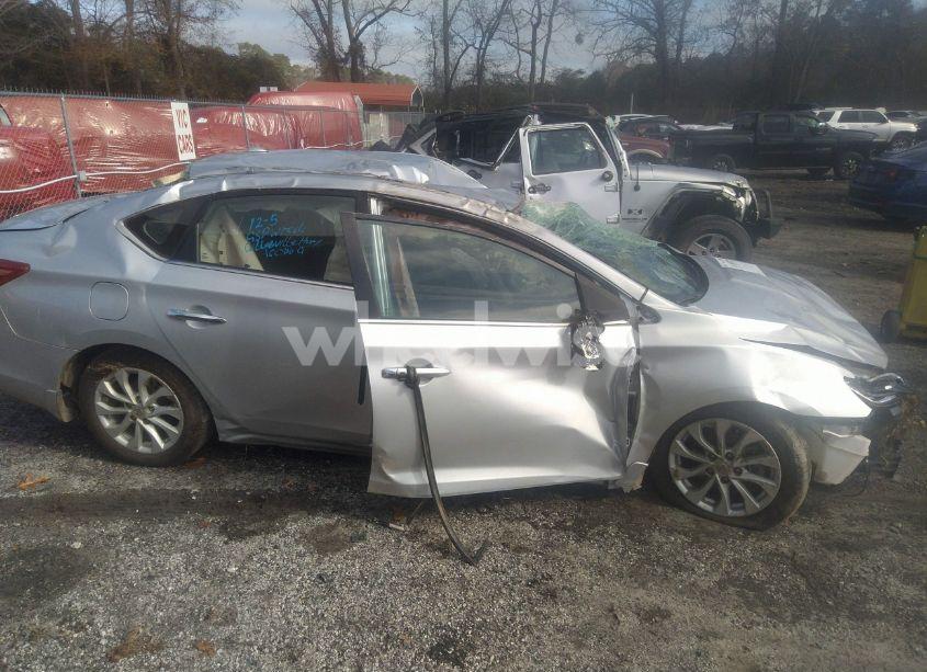 Photo 13 of 2019 Nissan Sentra SV (VIN 3N1AB7AP9KY271363)