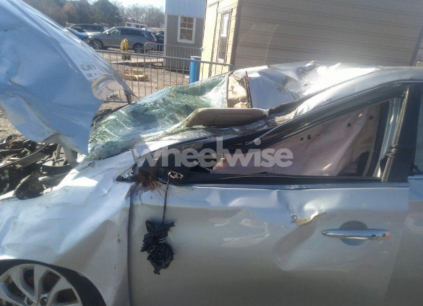 Photo 6 of 2019 Nissan Sentra SV (VIN 3N1AB7AP9KY271363)