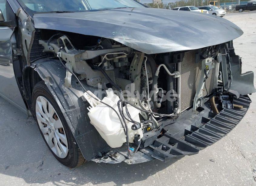 Photo 6 of 2019 Nissan Sentra S (VIN 3N1AB7AP9KY272089)