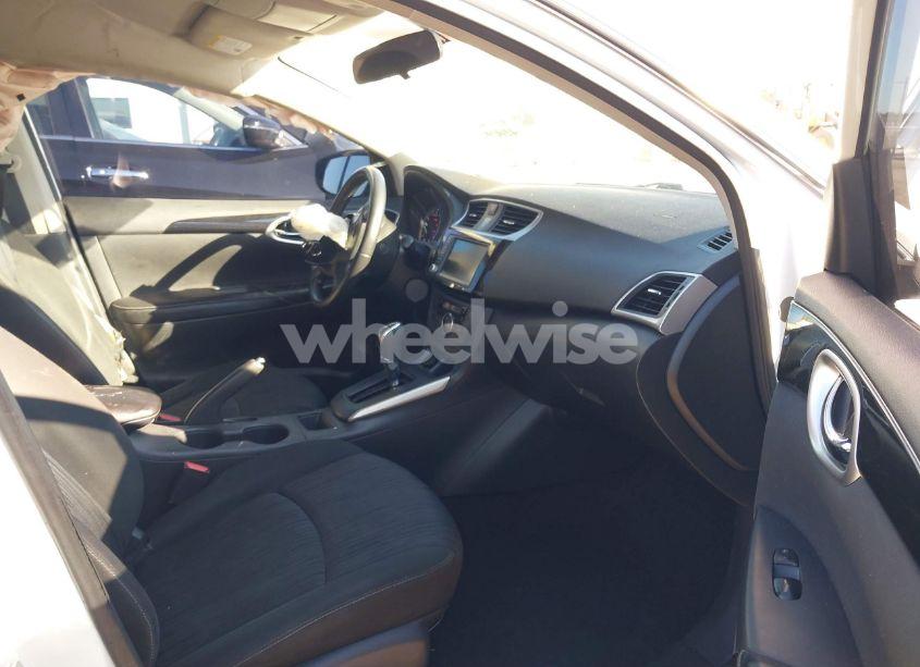 Photo 5 of 2019 Nissan Sentra SV (VIN 3N1AB7AP9KY277938)