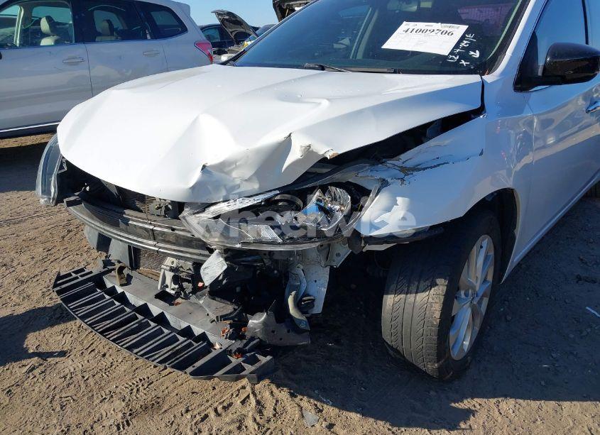 Photo 6 of 2019 Nissan Sentra SV (VIN 3N1AB7AP9KY277938)