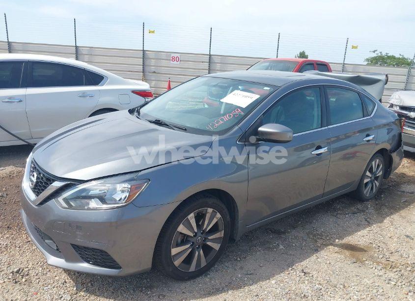 Photo 2 of 2019 Nissan Sentra SV (VIN 3N1AB7AP9KY300456)