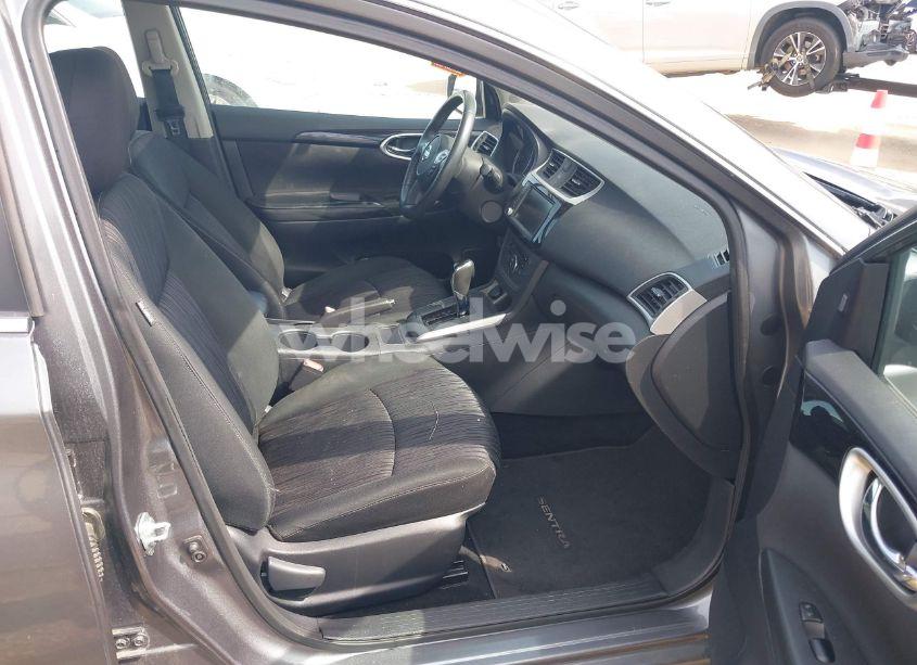 Photo 5 of 2019 Nissan Sentra SV (VIN 3N1AB7AP9KY300456)