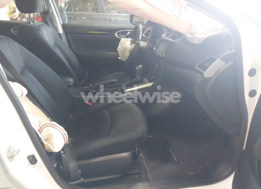 Photo 5 of 2019 Nissan Sentra SV (VIN 3N1AB7AP9KY300991)