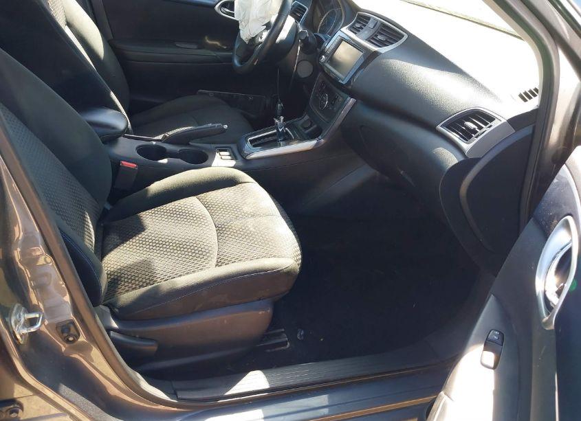 Photo 5 of 2019 Nissan Sentra SR (VIN 3N1AB7AP9KY351648)