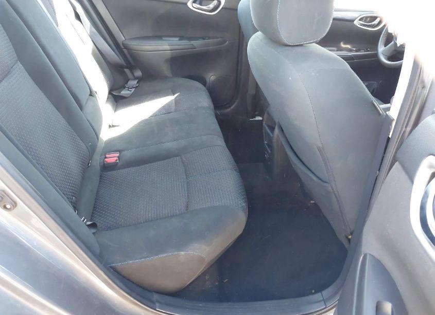 Photo 8 of 2019 Nissan Sentra SR (VIN 3N1AB7AP9KY351648)