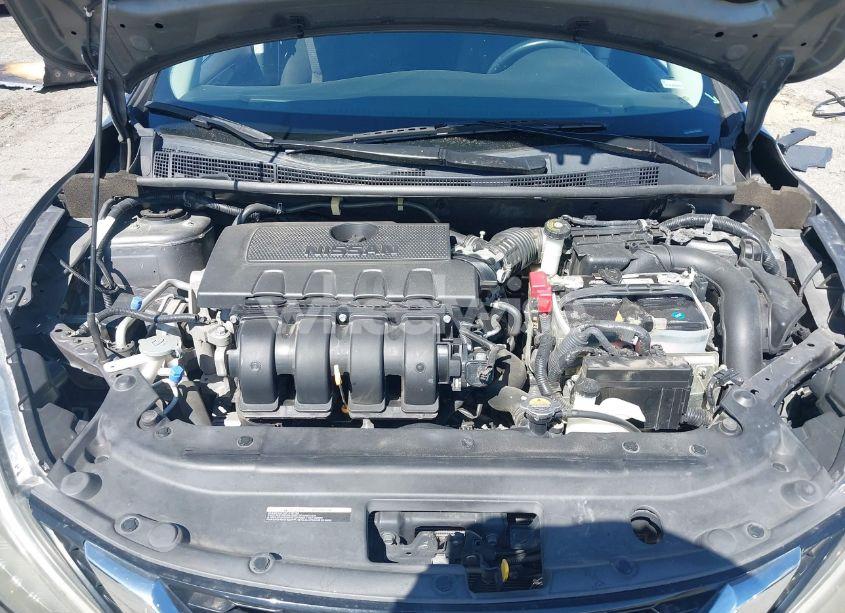 Photo 10 of 2019 Nissan Sentra SR (VIN 3N1AB7AP9KY352430)