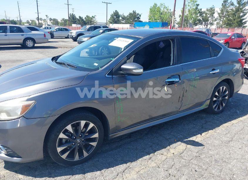 Photo 6 of 2019 Nissan Sentra SR (VIN 3N1AB7AP9KY352430)