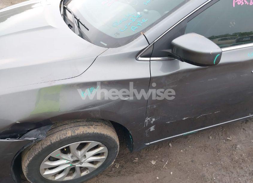 Photo 6 of 2019 Nissan Sentra SV (VIN 3N1AB7AP9KY367557)