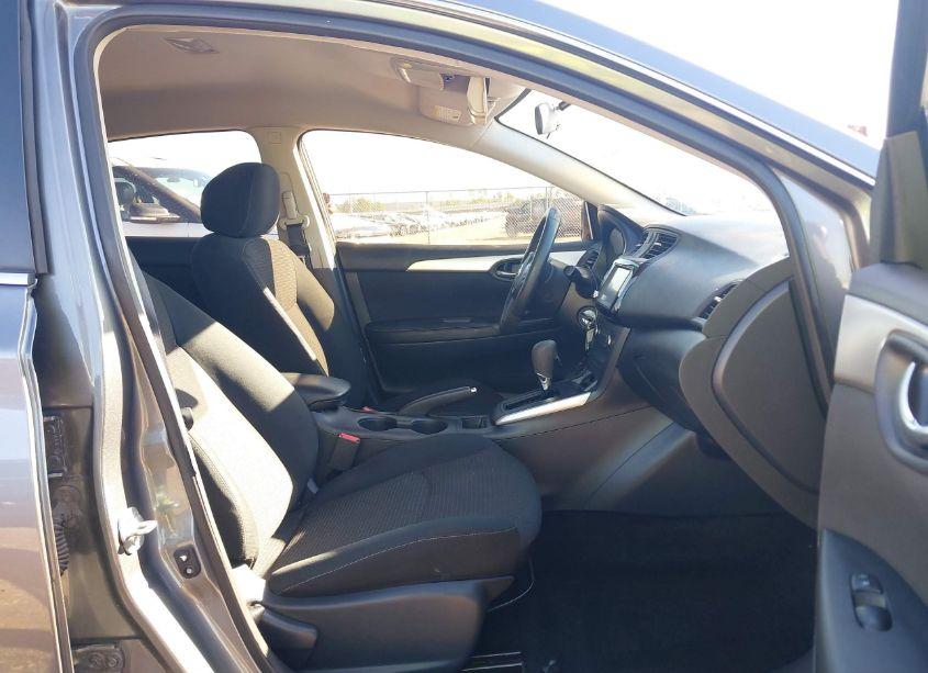 Photo 5 of 2019 Nissan Sentra S (VIN 3N1AB7AP9KY406549)