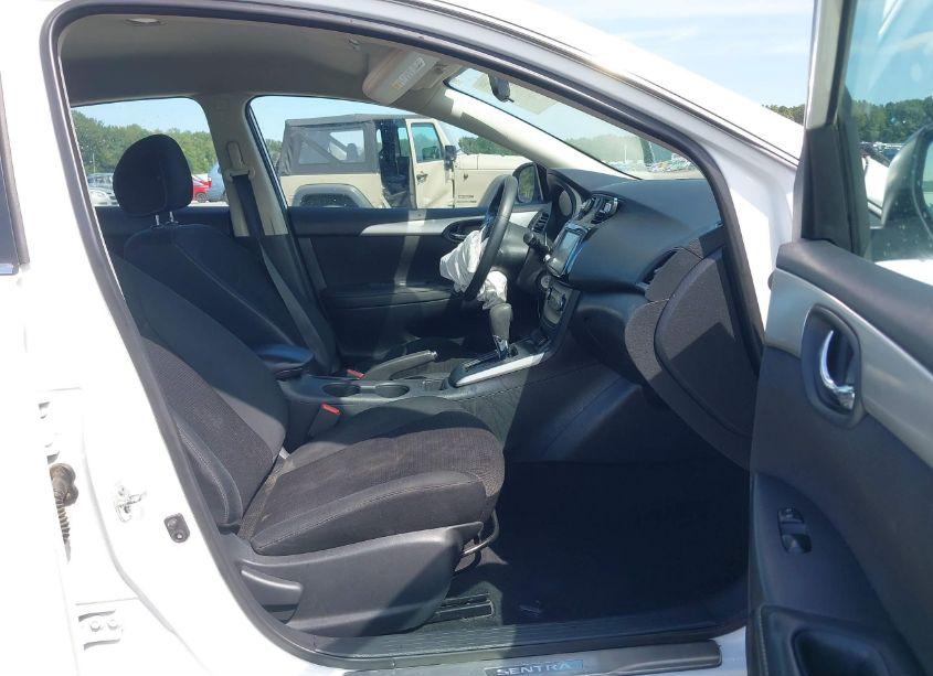 Photo 5 of 2019 Nissan Sentra S (VIN 3N1AB7AP9KY410696)