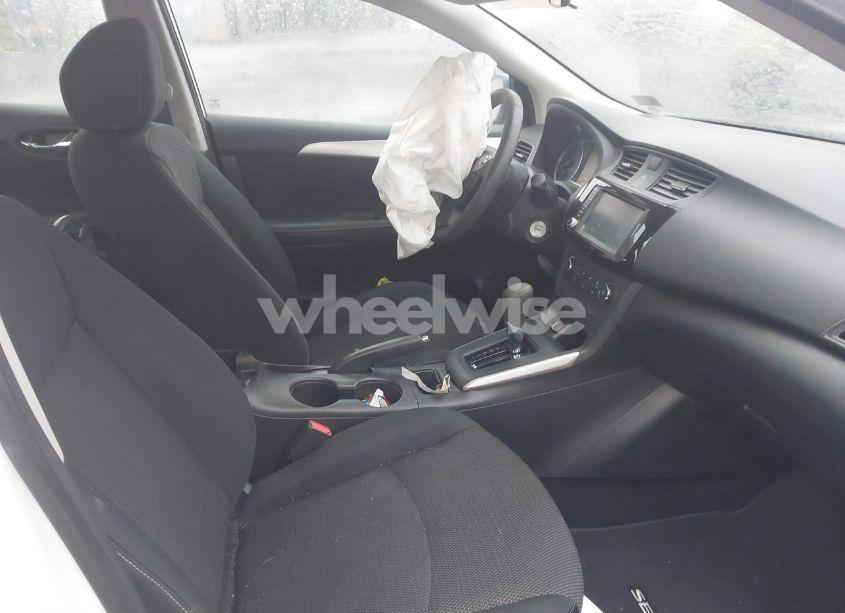 Photo 5 of 2019 Nissan Sentra S (VIN 3N1AB7AP9KY419981)