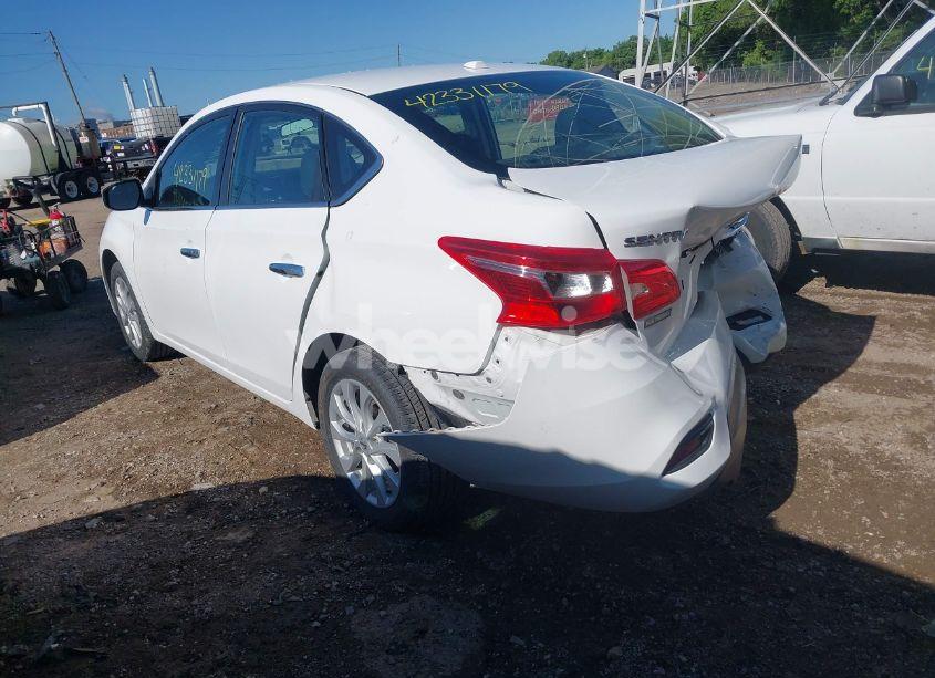 Photo 3 of 2019 Nissan Sentra SV (VIN 3N1AB7AP9KY420452)