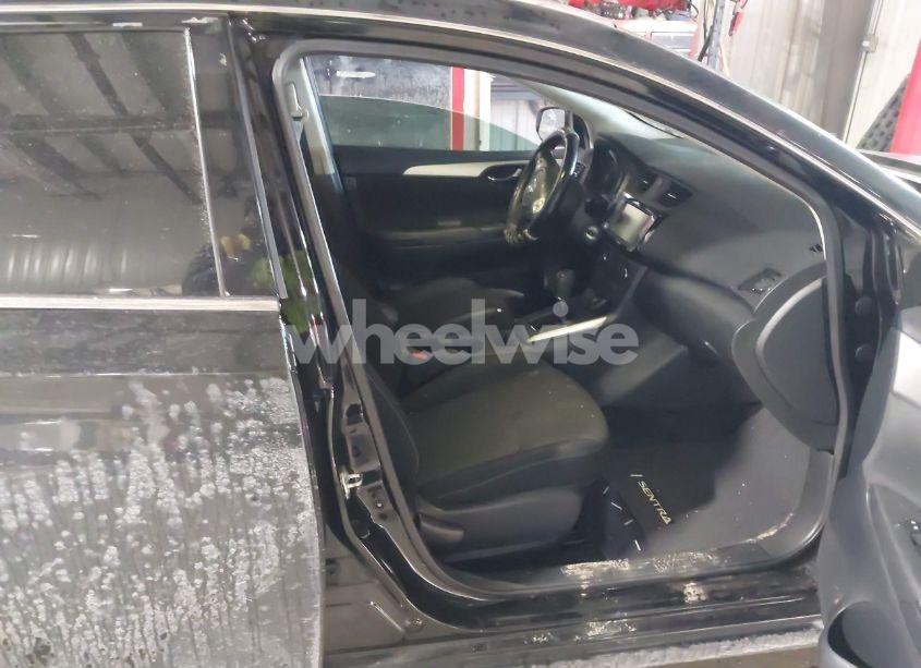 Photo 5 of 2019 Nissan Sentra S (VIN 3N1AB7AP9KY455928)