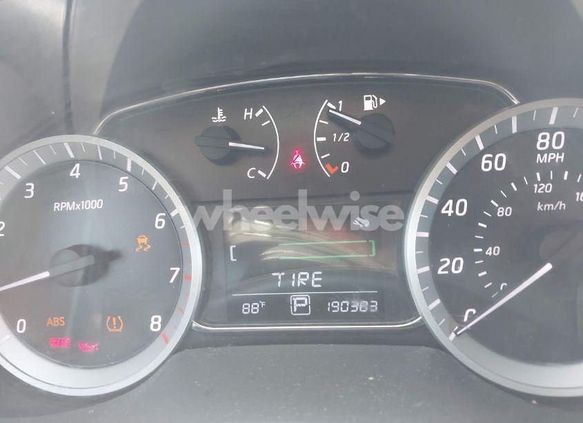 Photo 12 of 2013 Nissan Sentra SL (VIN 3N1AB7APXDL616027)
