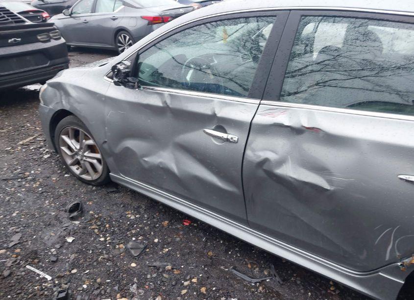 Photo 6 of 2013 Nissan Sentra SR (VIN 3N1AB7APXDL759706)