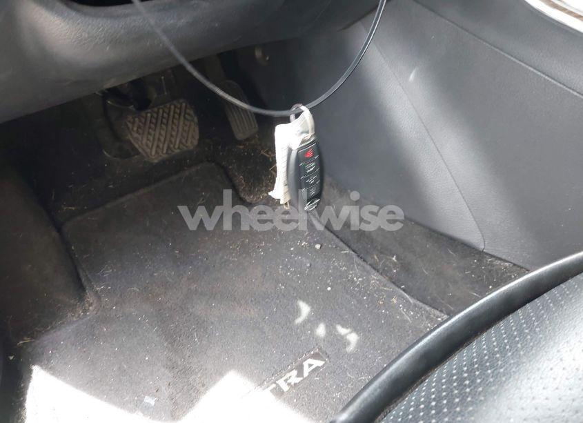 Photo 11 of 2015 Nissan Sentra SL (VIN 3N1AB7APXFY223229)