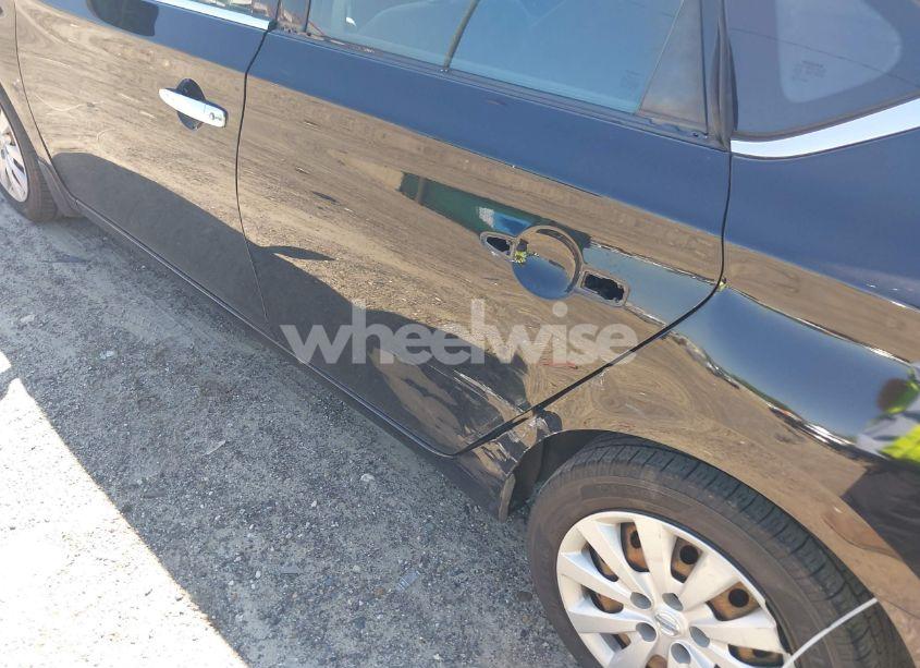 Photo 6 of 2015 Nissan Sentra S (VIN 3N1AB7APXFY302741)