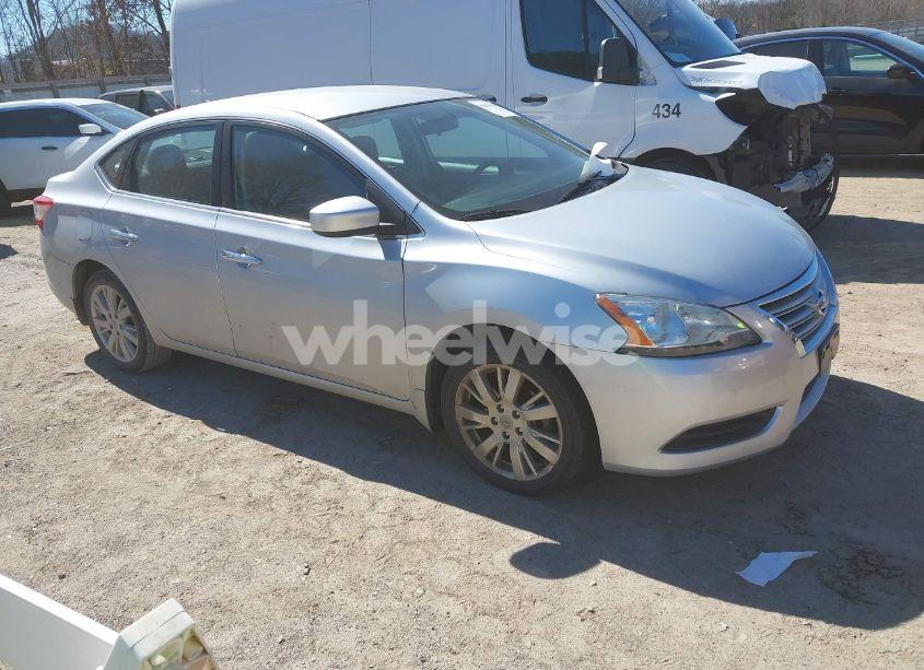 2015 Nissan Sentra SV (VIN 3N1AB7APXFY333052) main photo