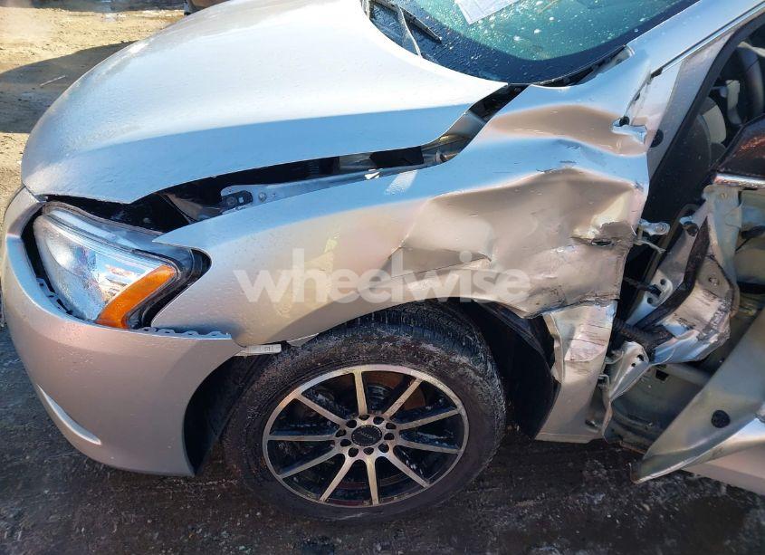 Photo 6 of 2015 Nissan Sentra S (VIN 3N1AB7APXFY349896)