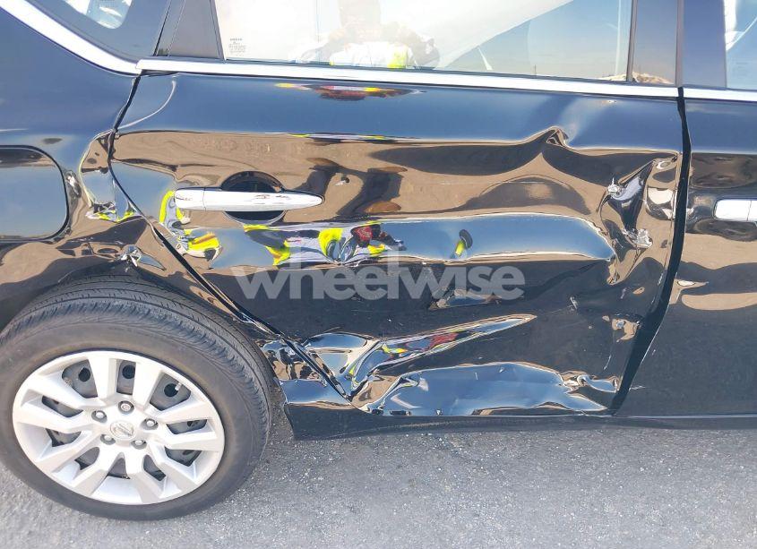 Photo 6 of 2015 Nissan Sentra S (VIN 3N1AB7APXFY366682)