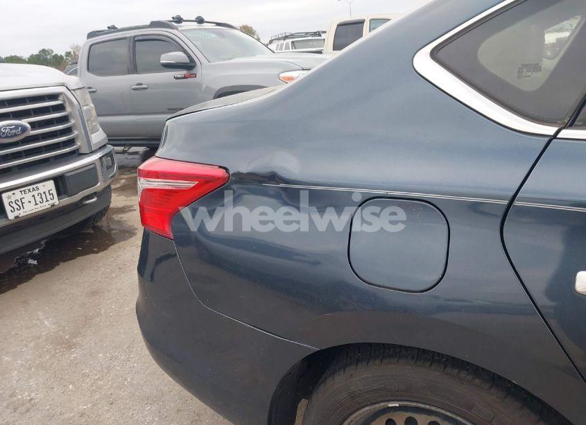 Photo 13 of 2016 Nissan Sentra SV (VIN 3N1AB7APXGY335546)