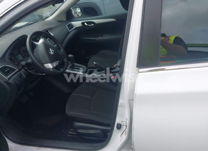 Photo 5 of 2017 Nissan Sentra S (VIN 3N1AB7APXHY234542)