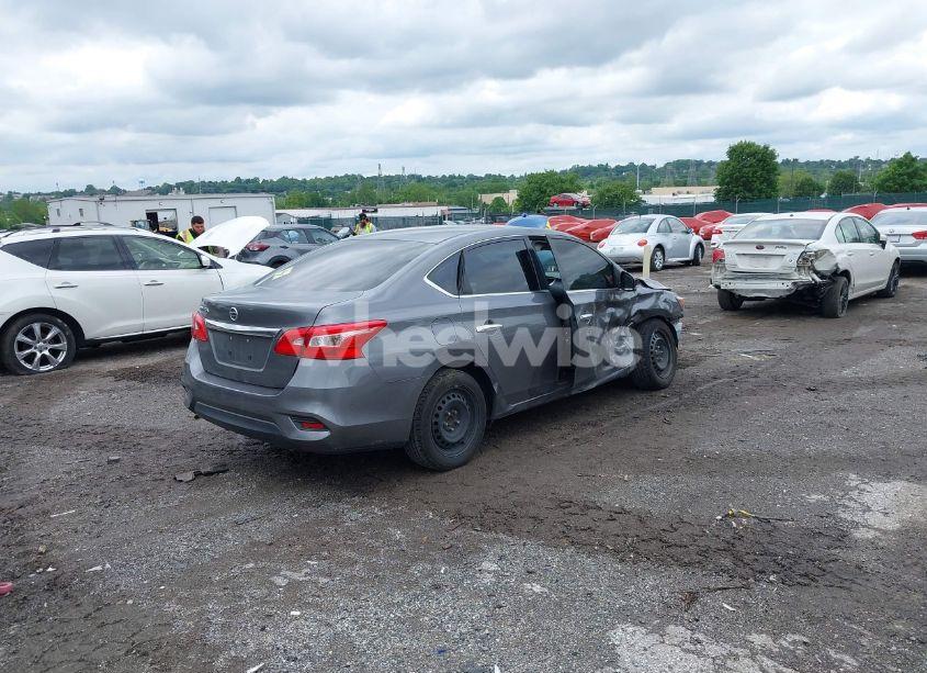 Photo 4 of 2017 Nissan Sentra S (VIN 3N1AB7APXHY265709)