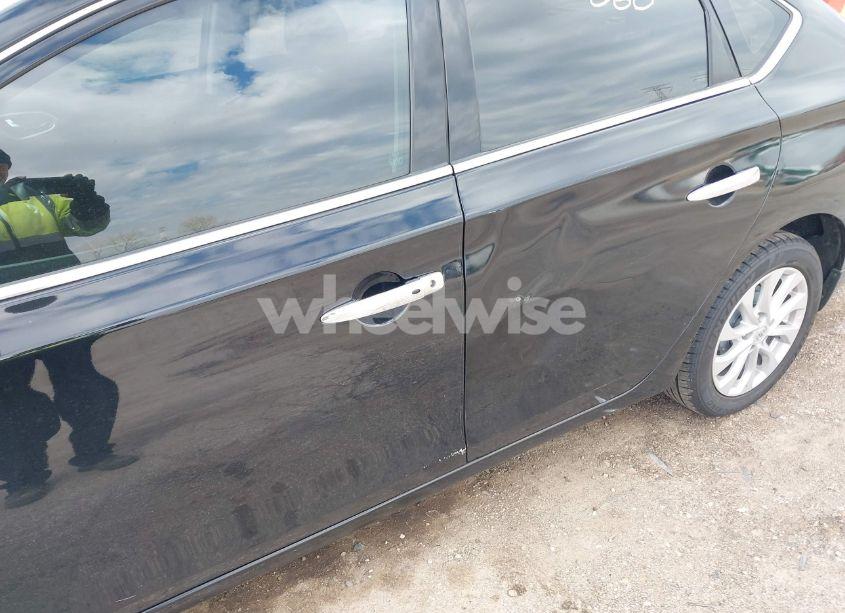 Photo 6 of 2017 Nissan Sentra SV (VIN 3N1AB7APXHY355023)