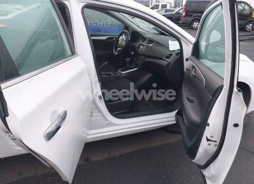 Photo 5 of 2017 Nissan Sentra S (VIN 3N1AB7APXHY366734)