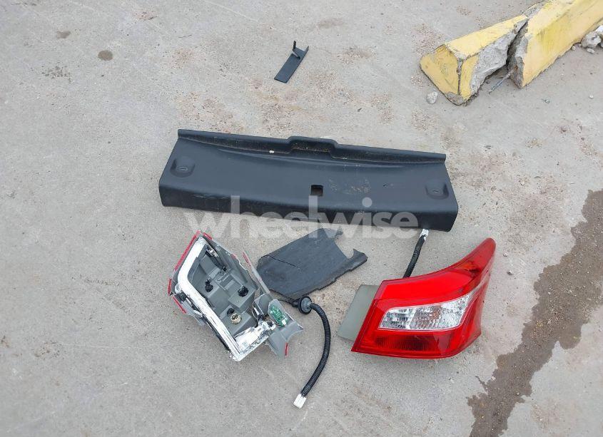 Photo 12 of 2017 Nissan Sentra SV (VIN 3N1AB7APXHY380603)