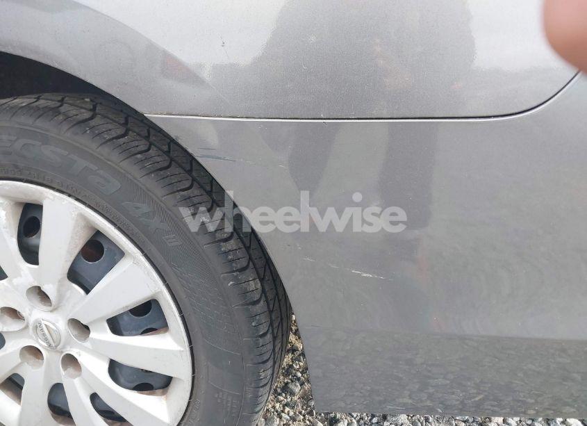 Photo 6 of 2017 Nissan Sentra S (VIN 3N1AB7APXHY395232)