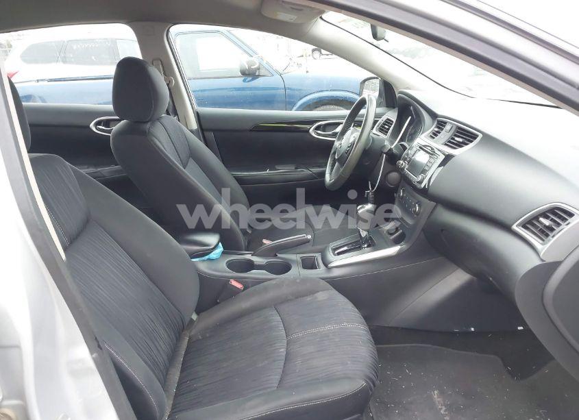 Photo 5 of 2017 Nissan Sentra SV (VIN 3N1AB7APXHY411140)