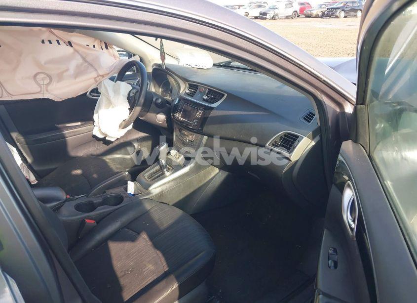 Photo 5 of 2018 Nissan Sentra SV (VIN 3N1AB7APXJL618730)