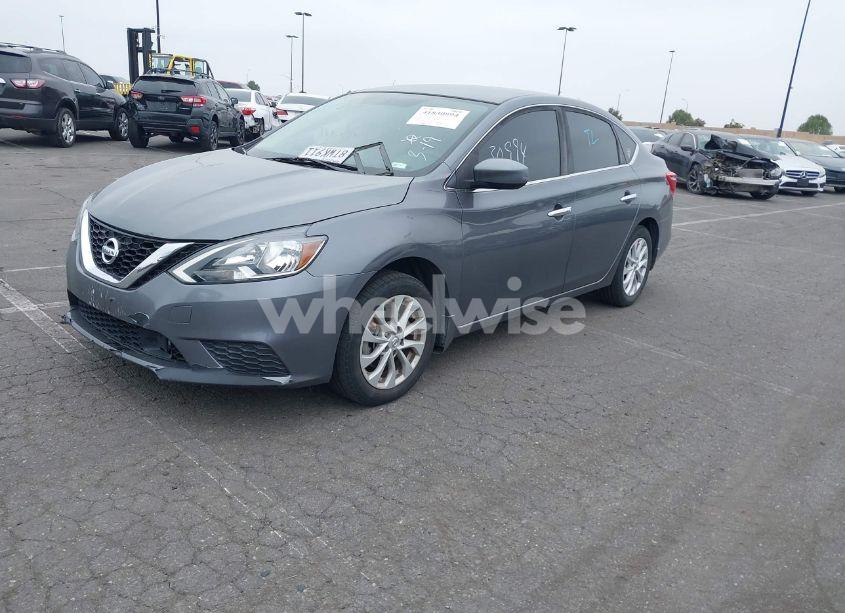 Photo 2 of 2018 Nissan Sentra SV (VIN 3N1AB7APXJL626827)