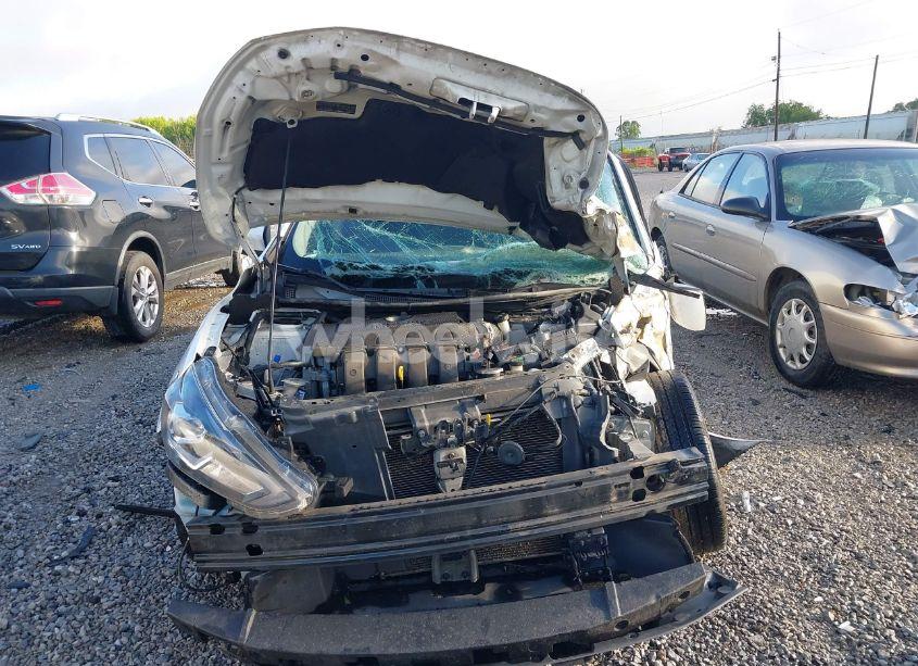 Photo 12 of 2018 Nissan Sentra SV (VIN 3N1AB7APXJL628223)