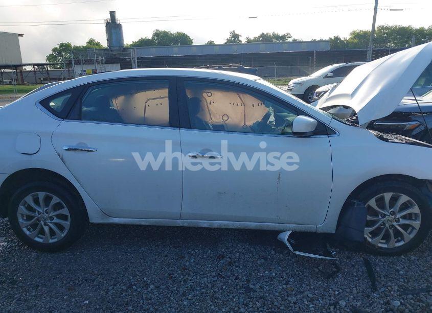 Photo 13 of 2018 Nissan Sentra SV (VIN 3N1AB7APXJL628223)