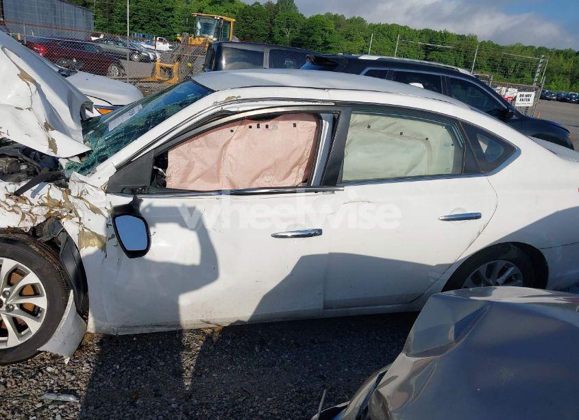 Photo 14 of 2018 Nissan Sentra SV (VIN 3N1AB7APXJL628223)